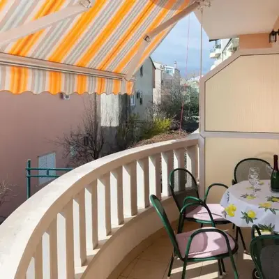 Beautiful Apartment In Makarska With Wifi