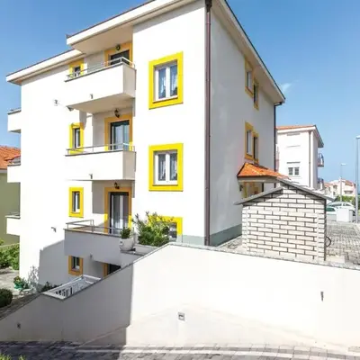 Nice Apartment In Makarska With House Sea View