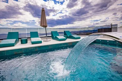 Bazen u objektu Villa Hanna-Dream Adriatic View ili u blizini