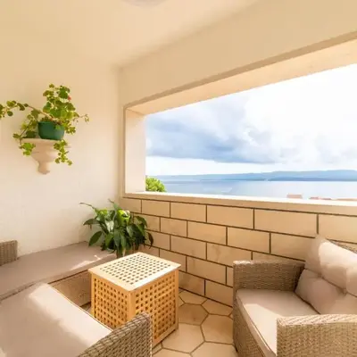 Cosy apartments in Bol centre with loggia&seaview