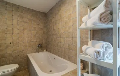 Kupaonica u objektu 2 Bedroom Beautiful Home In Pitve