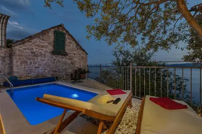 Bazen u objektu Apartment Villa Ivo - Makarska Exklusiv ili u blizini