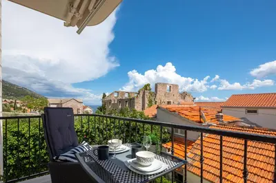 Pogled na planine ili pogled na planine iz apartmana