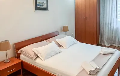 Krevet ili kreveti u jedinici u objektu Amazing Apartment In Supetar With Lake View