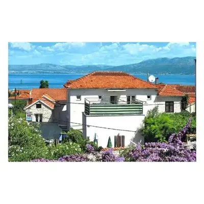 Amazing Apartment In Supetar With Lake View