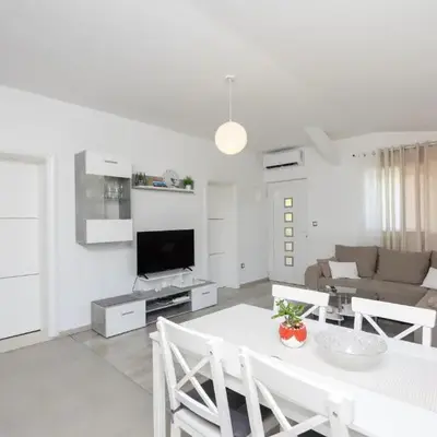 1 Bedroom Beautiful Apartment In Slime