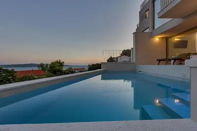 Bazen u objektu Vista Divina - Semi Detached Vacation Homes by Irundo ili u blizini