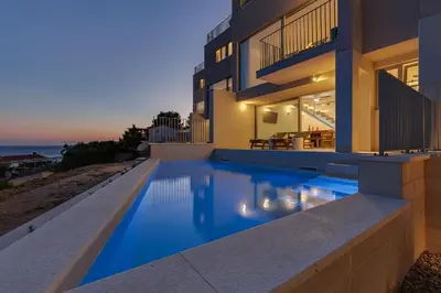 Bazen u objektu Vista Divina - Semi Detached Vacation Homes by Irundo ili u blizini