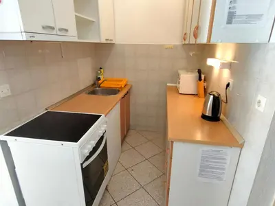 Kuhinja ili čajna kuhinja u objektu Two Bedroom Apartment with Terrace no 1