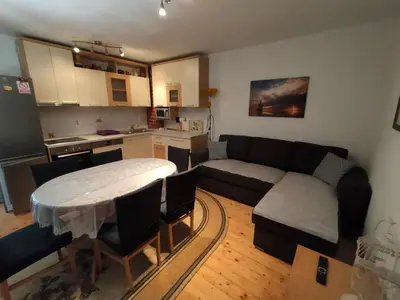 Kuhinja ili čajna kuhinja u objektu Two Bedroom Apartment with Terrace no 3