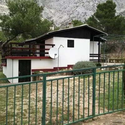 Holiday house with a parking space Bast