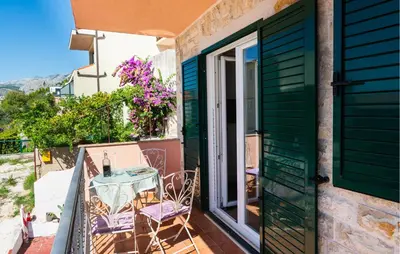 Balkon ili terasa u objektu Nice Apartment In Omis With Wifi
