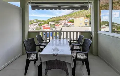 Pogled na planine ili pogled na planine iz apartmana