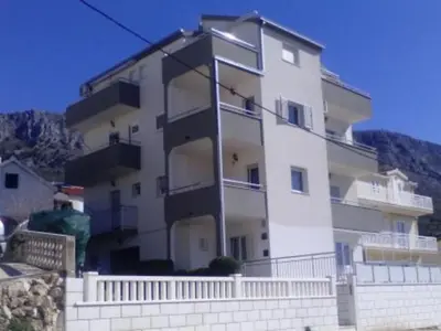 Pogled na planine ili pogled na planine iz apartmana