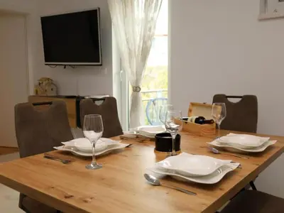 TV i/ili zabavni centar u objektu Dalmata D - Two Bedroom Apartment with Terrace