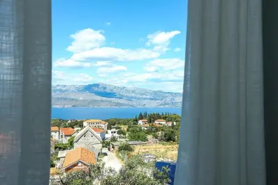 Pogled na planine ili pogled na planine iz vila