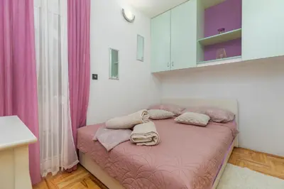Krevet ili kreveti u jedinici u objektu Apartments with parking space Zavode, Omis - 12075