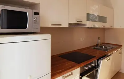 Kuhinja ili čajna kuhinja u objektu 3 Bedroom Gorgeous Apartment In Omis