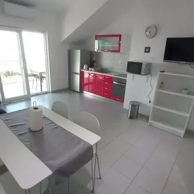 One Bedroom Apartment with Balcony and Sea View