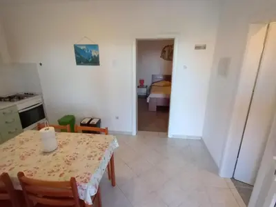 Kuhinja ili čajna kuhinja u objektu Comfort One Bedroom Apartment with Terrace and Sea view