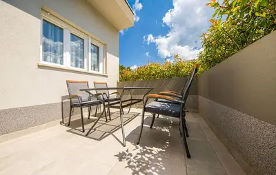 Balkon ili terasa u objektu 1 Bedroom Amazing Apartment In Podstrana