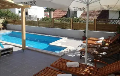 Bazen u objektu Amazing Apartment In Hvar With House Sea View ili u blizini