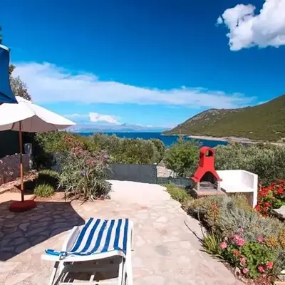 Beach Front Apartment In Gdinj With Wifi