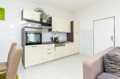 Kuhinja ili čajna kuhinja u objektu Apartments with parking space Duce, Omis - 24975