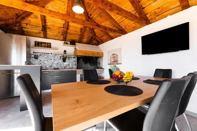 TV i/ili zabavni centar u objektu Family friendly house with a swimming pool Supetar, Brac - 15280