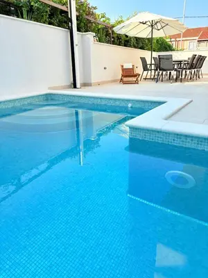Bazen u objektu Villa Agava Mutogras ili u blizini