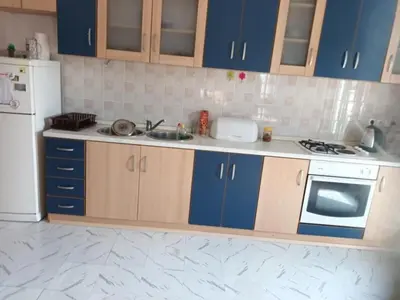 Kuhinja ili čajna kuhinja u objektu Spacious & Cozy Apartments Dugi Rat