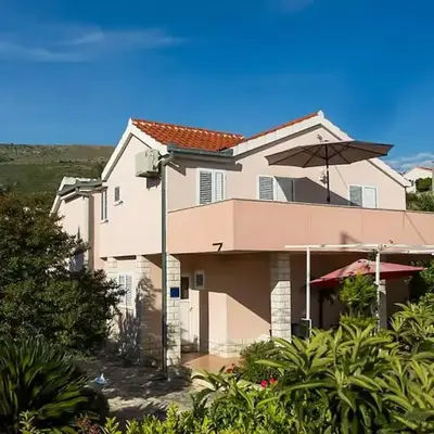 1 Bedroom Stunning Apartment In Podstrana