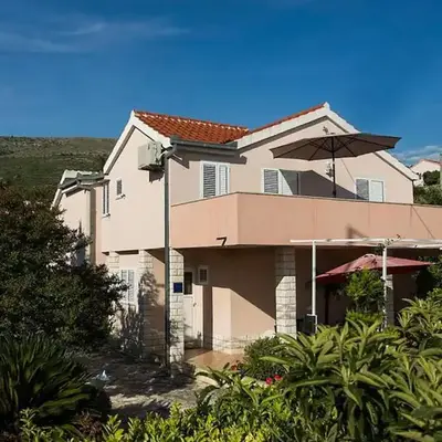 2 Bedroom Stunning Apartment In Podstrana