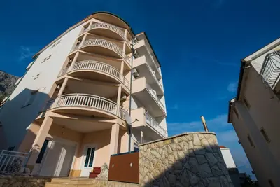 Zgrada u kojoj se nalazi smještaj s doručkom