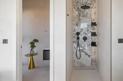 Kupaonica u objektu Luxurious 5-Bedroom Villa 