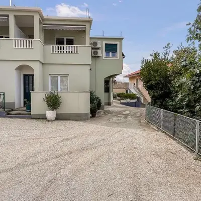 Awesome Apartment In Duce With Wifi