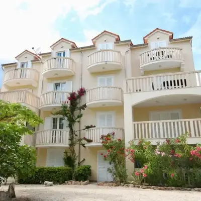 Apartment Wohnung in Bol by Interhome