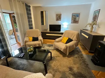 TV i/ili zabavni centar u objektu Holiday Home Maric mit Terrasse und Balkon by Interhome