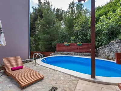 Bazen u objektu Holiday Home Charmantes Ferienhaus in Medići mit Privatem Pool by Interhome ili u blizini