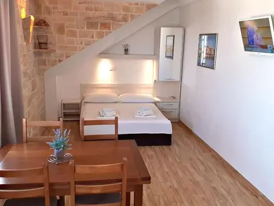 Krevet ili kreveti u jedinici u objektu Apartment Schöne Ferienwohnung in Baska Voda mit Terrasse by Interhome