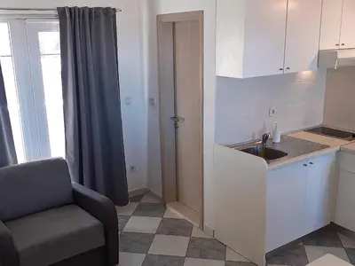 Kuhinja ili čajna kuhinja u objektu Apartment mit Blick auf das Wasser by Interhome