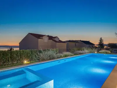 Bazen u objektu Holiday Home Ferienvilla Elena mit eigenem Pool by Interhome ili u blizini