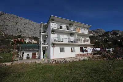 Pogled na planine ili pogled na planine iz apartmana