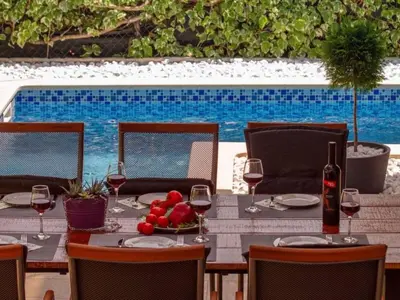 Pića u objektu Holiday Home Haus in Stanići mit grünem Garten by Interhome