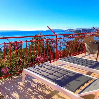 Apartment Amazing View Wohnung atemberaubenden Blick auf das Meer Stadt by Interhome