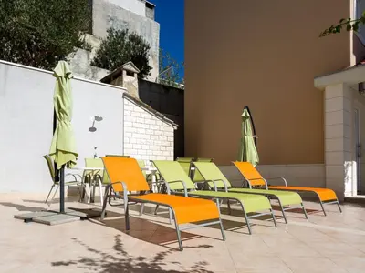 Tlocrt objekta Apartment Wohnung in Dugi Rat mit Großer Terrasse by Interhome