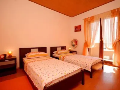 Krevet ili kreveti u jedinici u objektu Apartment mit Terrasse und herrlichem Ausblick by Interhome