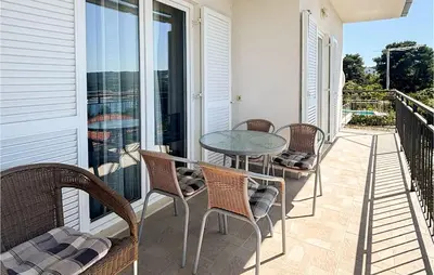 Balkon ili terasa u objektu Cozy Apartment In Necujam With House Sea View