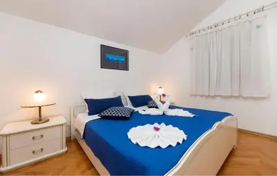 Krevet ili kreveti u jedinici u objektu Pet Friendly Apartment In Bol With Lake View