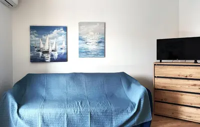 TV i/ili zabavni centar u objektu Azure Suite Lokva Sea View Apartment Near Beach